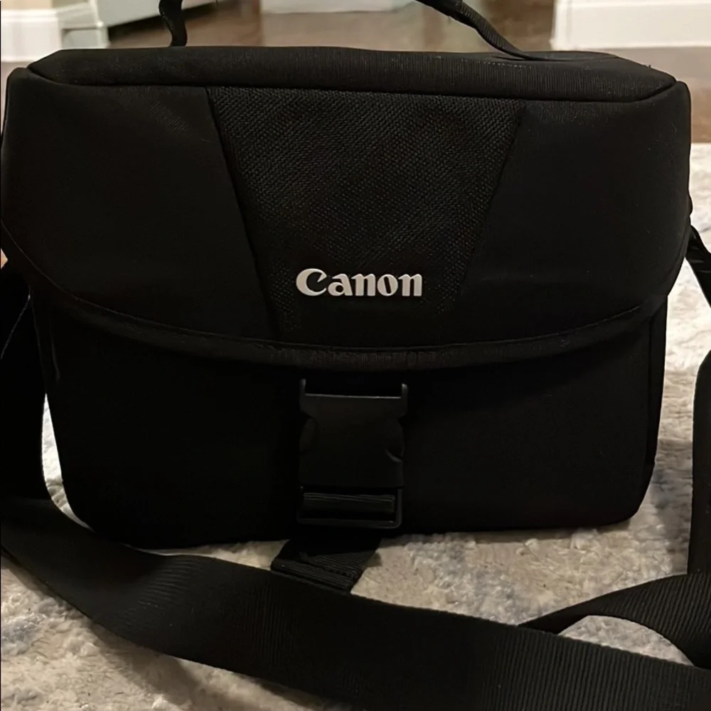 Canon EOS T6 Rebel Camera - Picture 3 of 3